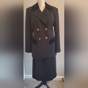 Vintage Womens Oleg Cassini Wool Blend Black Blazer and Skirt Suit Set, Size 6.